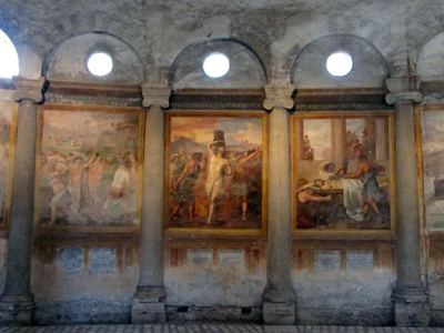 Santo Stefano Rotondo - colonne inglobate nel muro perimetrale