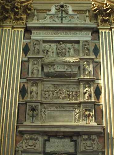 MONUMENTO DI PIO III TODESCHINI PICCOLOMINI A SANT’ANDREA DELLA VALLE