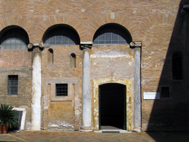 Santi Quattro Coronati Basilica - the second courtyard