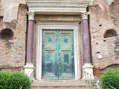 Tempio del Divo Romolo - the entrance portal